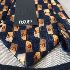🆕 Hugo Boss Silk Geometric Blue & Orange Tie